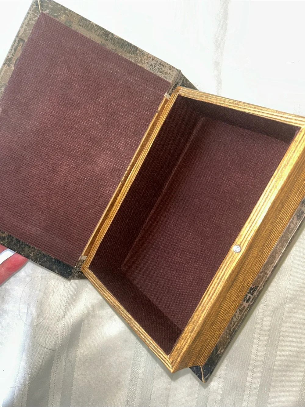 “How The West Was Won” Fake Out Storage Safe